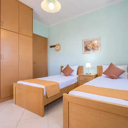 Aphrodite Tatil Evi *