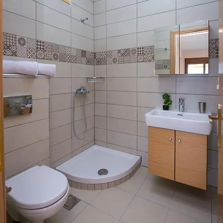 Aphrodite Tatil Evi *