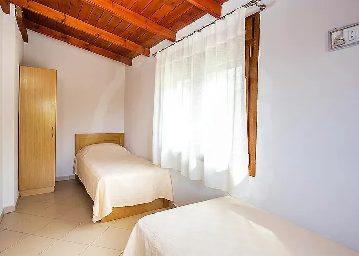 Aphrodite Hébergement de vacances Koinira